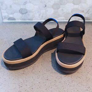 ROTHY’S The Lightweight Wedge Sandal Women’s 9.5 Pepper Color block Woven